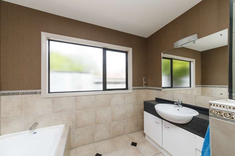 74 Summerhill Drive Fitzherbert_14