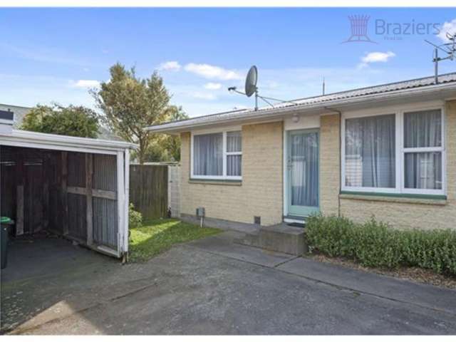 Tidy two bedroom unit in St. Albans