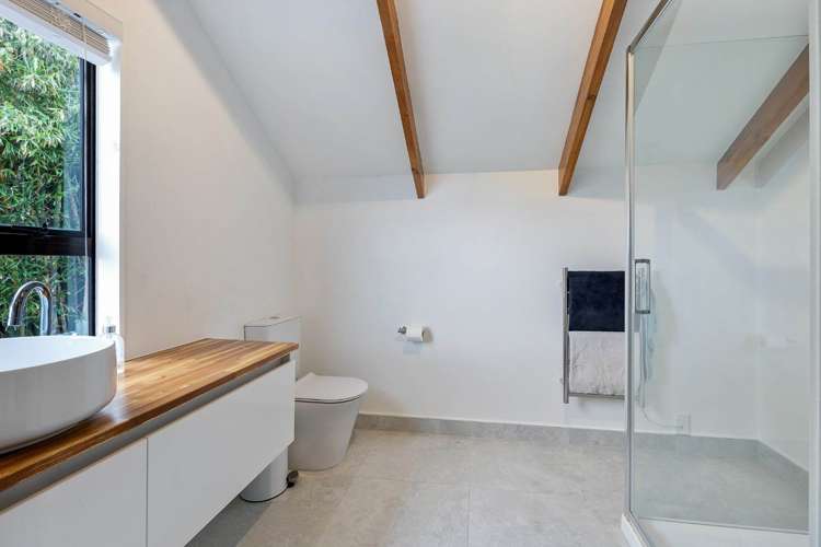 78B Vodanovich Road Te Atatu South_7