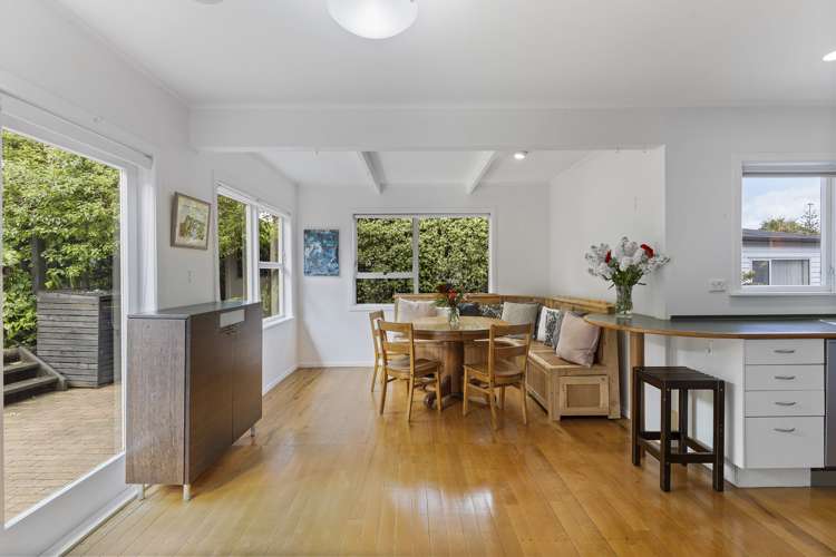 114 Captain Scott Road Glen Eden_12