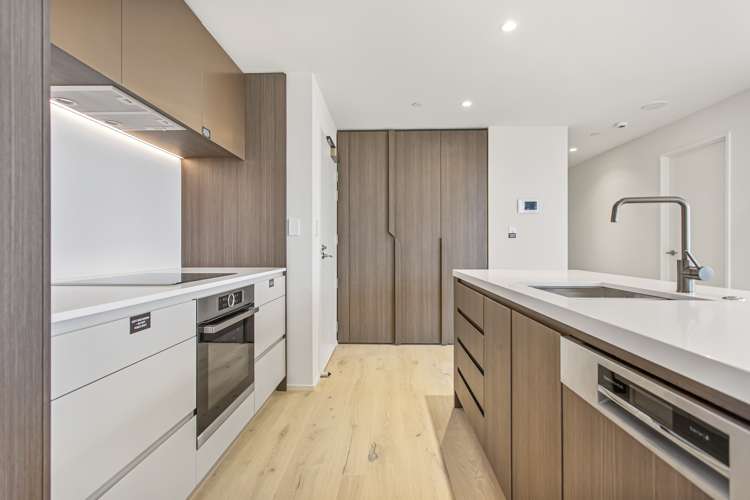 2206/10 Commerce Street Auckland Central_4