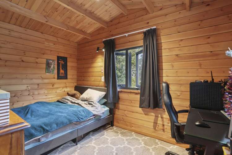 5 Laingholm Drive Laingholm_16