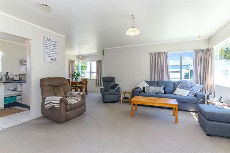 1/41 Yeovil Road Te Atatu Peninsula_2