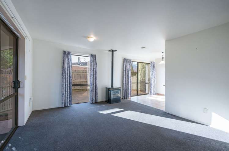 38 Maple Crescent Richmond_15