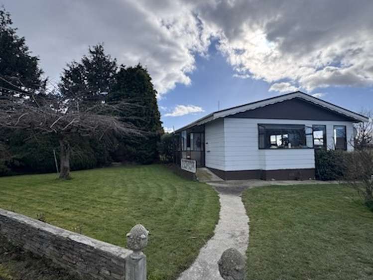 42 Clyde Terrace Kaitangata_21