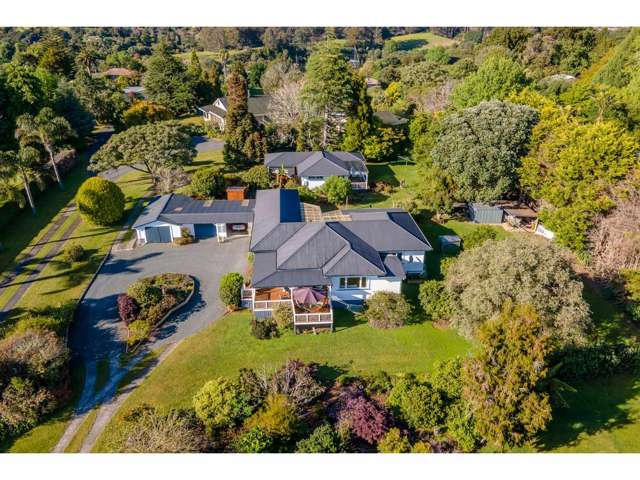 BUNGALOW AND SEPARATE COTTAGE