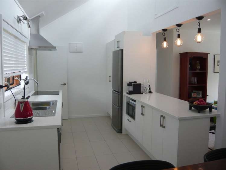 1/105 Tiroroa Avenue Te Atatu South_5