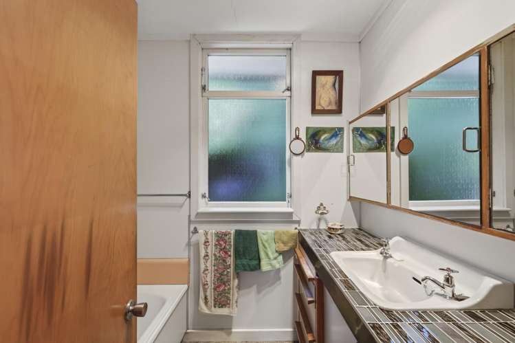 9 Whitby Place Westown_15