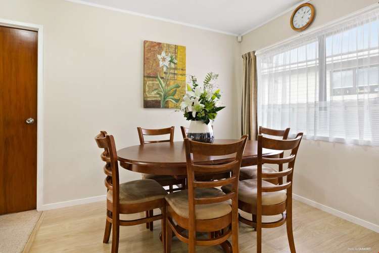 18 Muirfield Street Wattle Downs_5