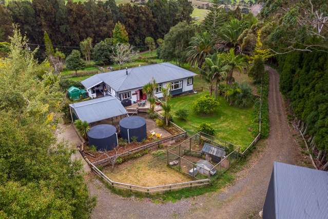 51 Amreins Road Waitakere_2