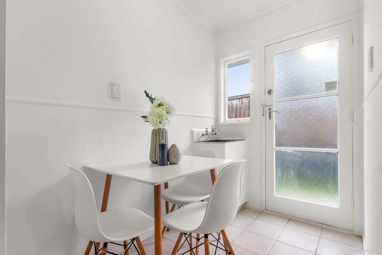 2/103a Landscape Road Mount Eden_10