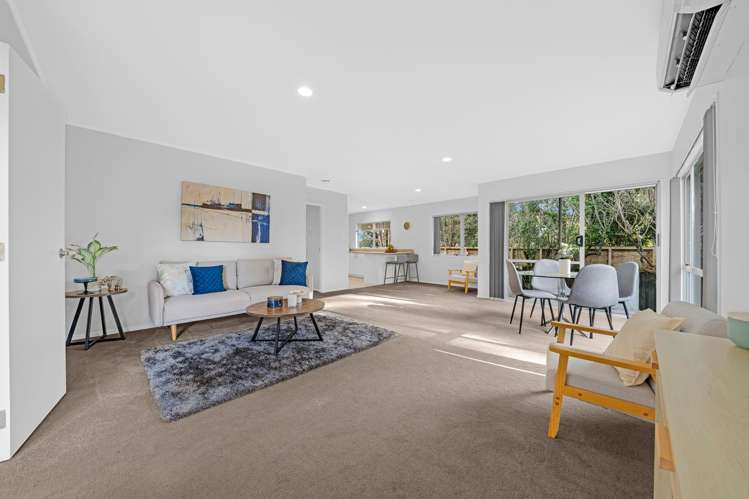 2/105 Carnoustie Drive Wattle Downs_8