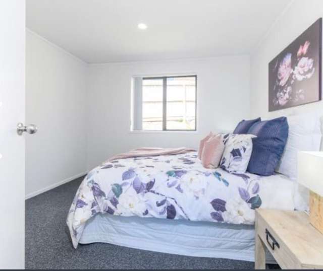 8 Dovey Place Massey_4
