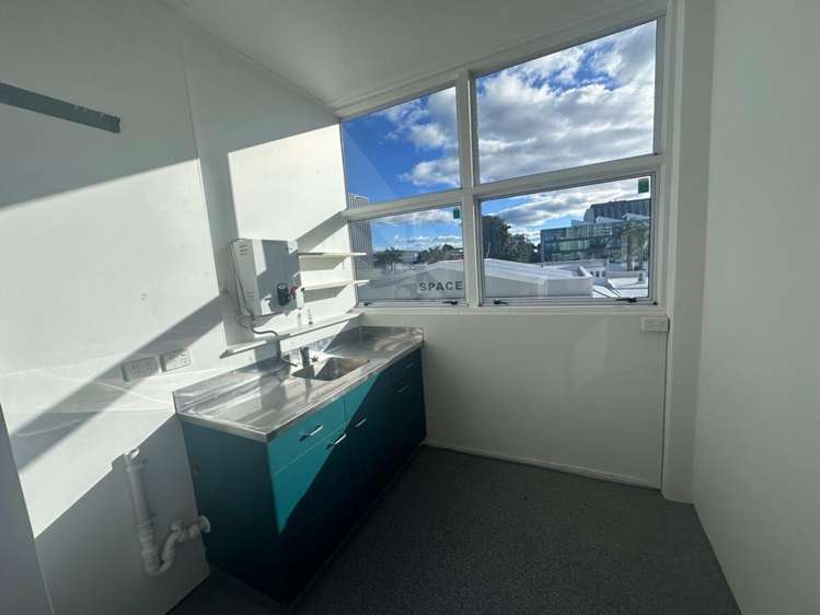 Tenancy 4/63 Devonport Road Tauranga Central_8