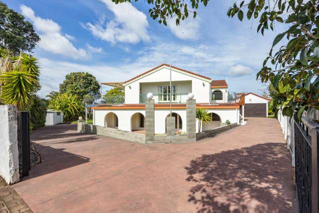 A Rare Do-Up with Scale, Charm and Waterview