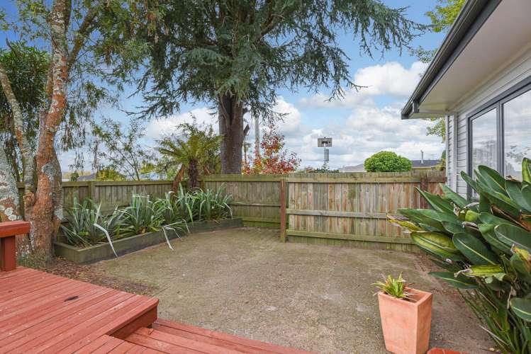 1 Walnut Place Owhata_14