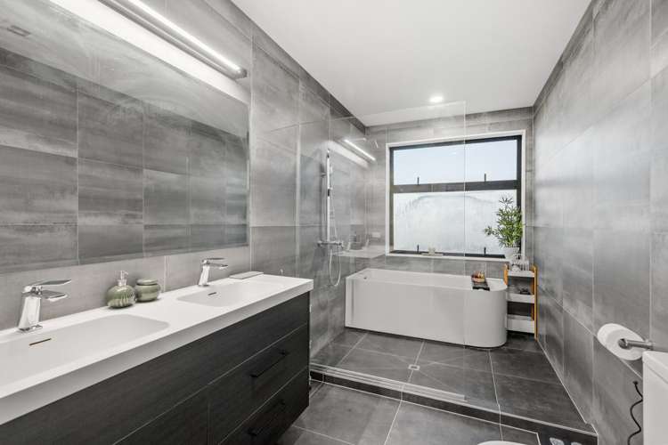 23 Gospel Heights Flat Bush_19