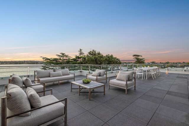 Golden Mile Lakefront