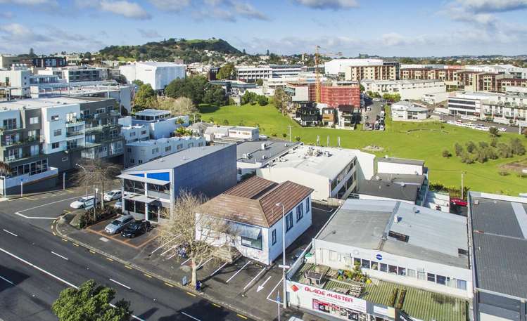 115 Newton Road Newton_1