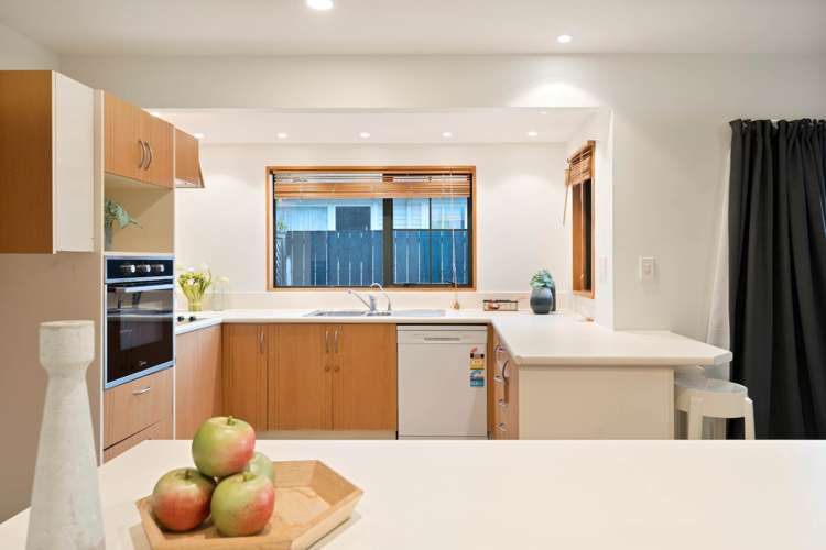 8a Longburn Road Henderson_11