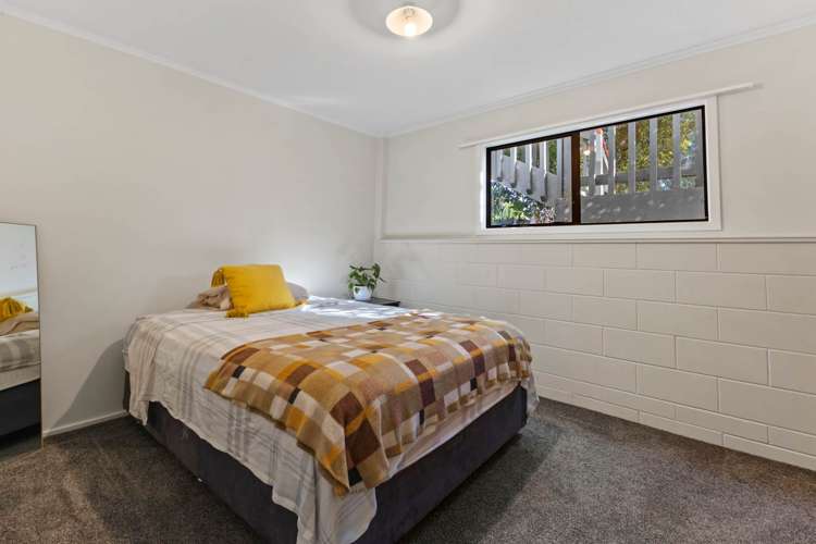 28 Sunningdale Street Wattle Downs_10