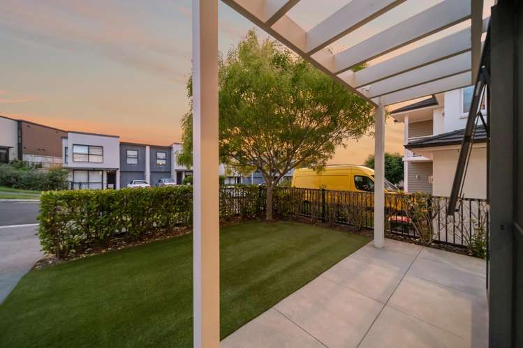 38 Matairangi Avenue Totara Heights_1