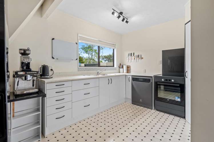 12 Eureka Place Parahaki_12