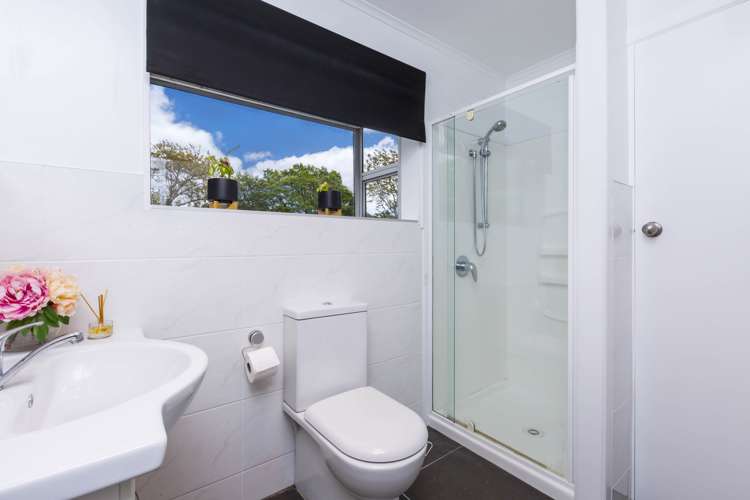 21 Barton Road Heretaunga_13