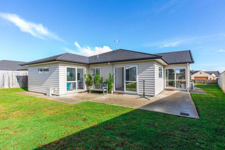 65 Intrepid Crescent Beachlands_21