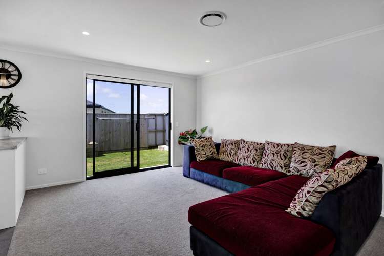 34 Honeyfield Drive Whalers Gate_21