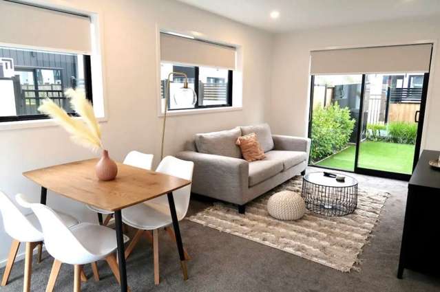 Central ChCh 2BR Townhouse with Courtyard