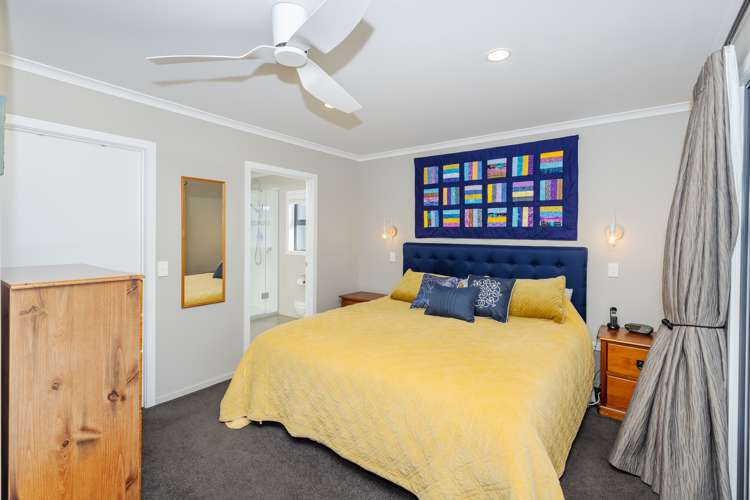 10 Carlingford Rise Dinsdale_10