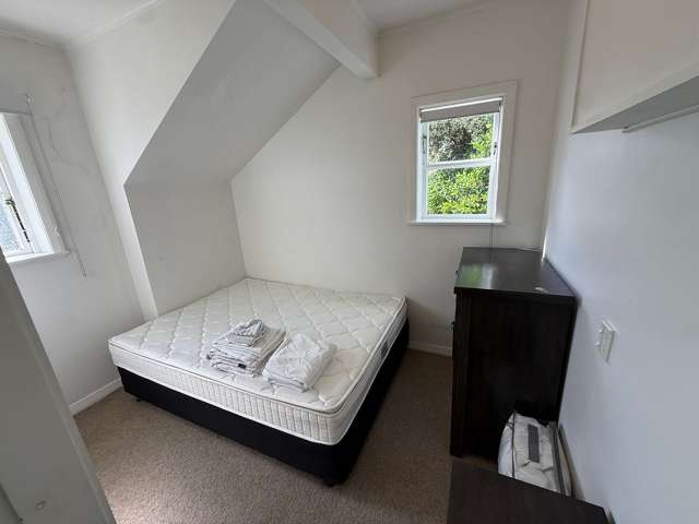 79 Hall Crescent Epuni_2