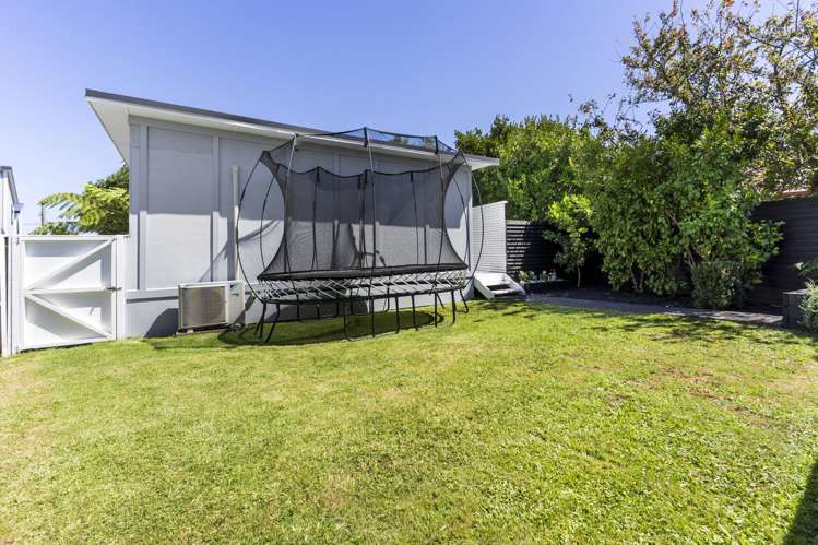 4A Tiroroa Avenue Te Atatu South_24