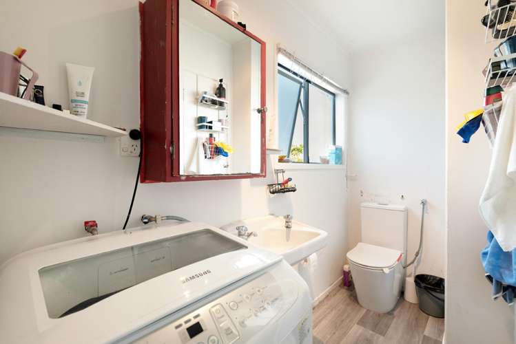 522 Beach Road Murrays Bay_19