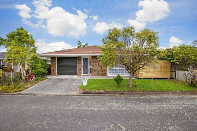 Spacious freehold townhouse