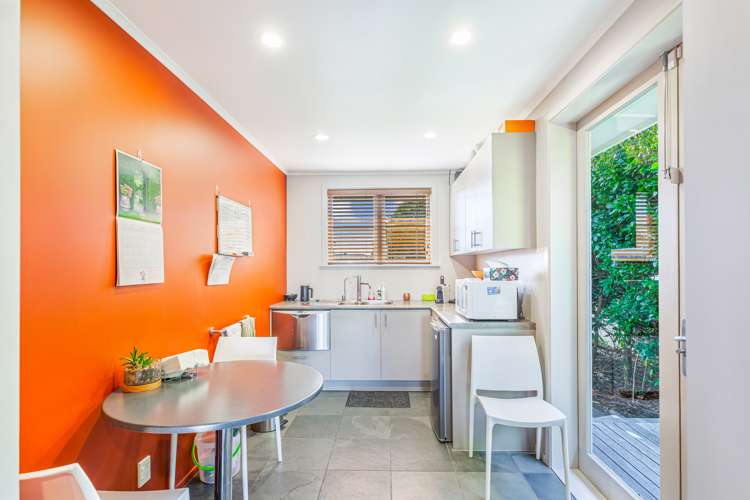 75 Titirangi Road New Lynn_10