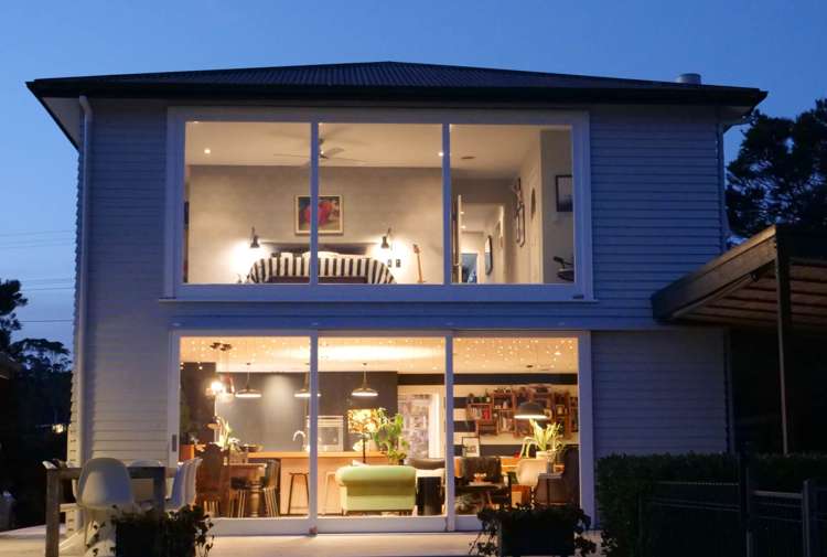 11 Chatham Avenue Paremoremo_13