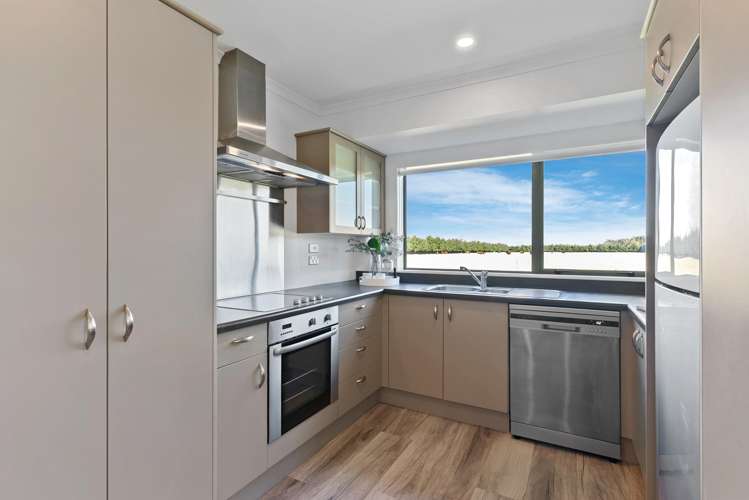 714 Courtenay Road Charing Cross_7
