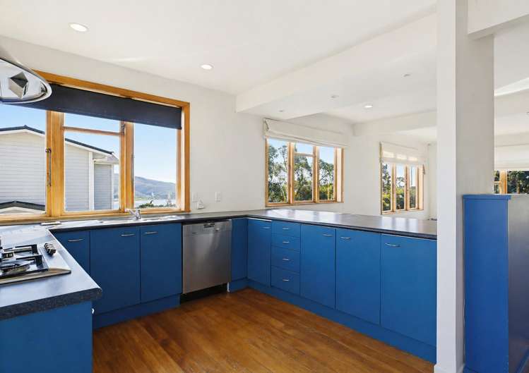 8 Kiriwai Road Paremata_8