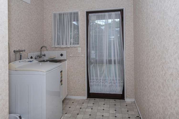 3 Magnolia Avenue Te Kamo_16