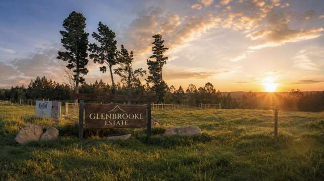 10 Acres of Freedom. Just 4 Minutes from Amberley.