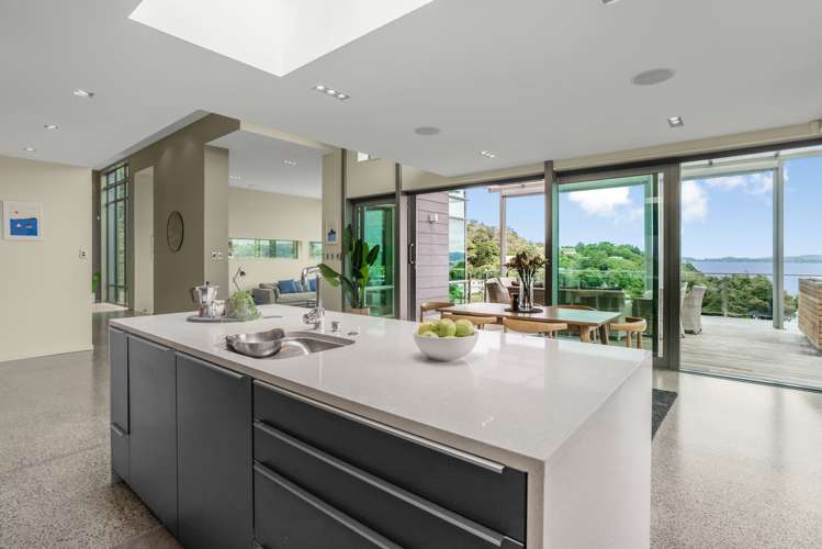 13a Walter Road Lowry Bay_12