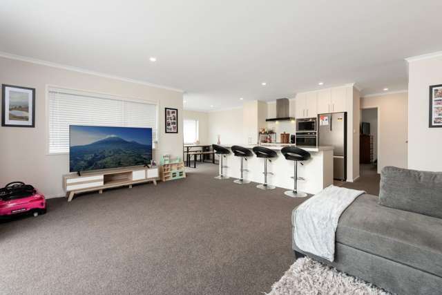 6 Teachers Court 1131_1