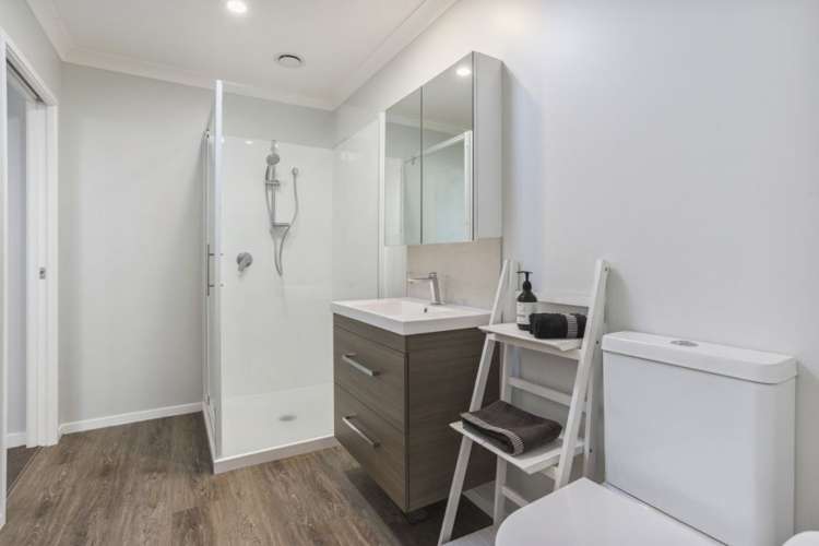 318/30 Bob Robertson Drive Woodend_8