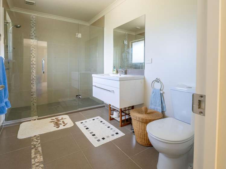 2 Kanuka Place Robinsons Bay_18