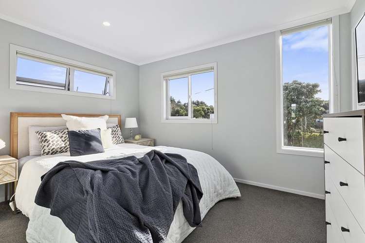 2/1 Murphy Place Titahi Bay_13
