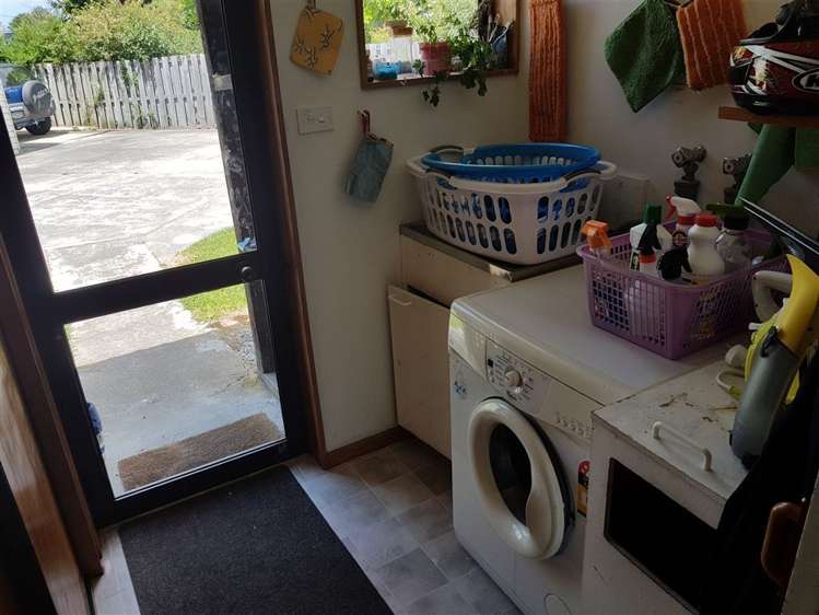 4 High Street Sefton_11