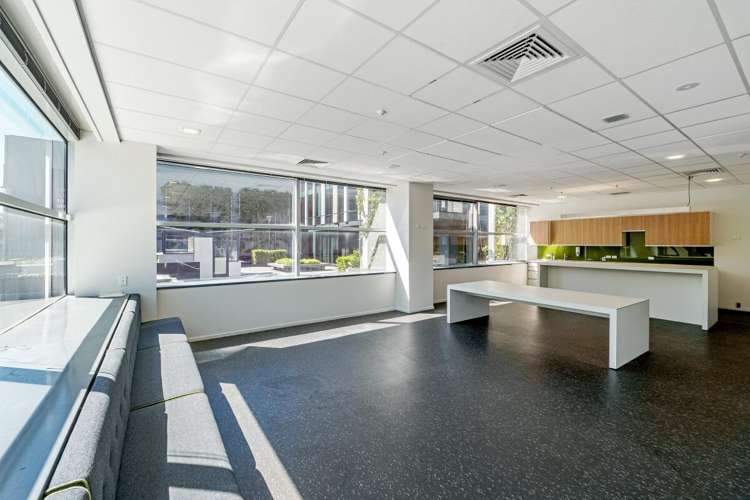 151 Victoria Street West City Centre_7