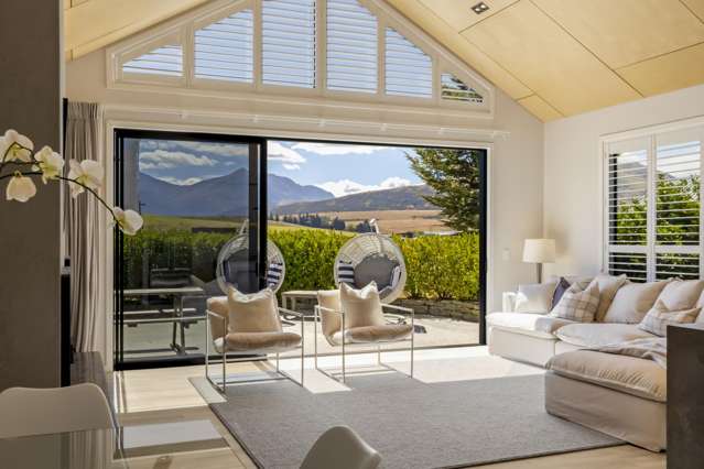 8 Soudley Court Jacks Point_2